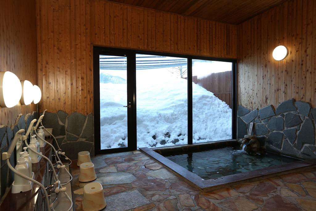 Alpine Wind Bed & Breakfast Hakuba Exterior photo