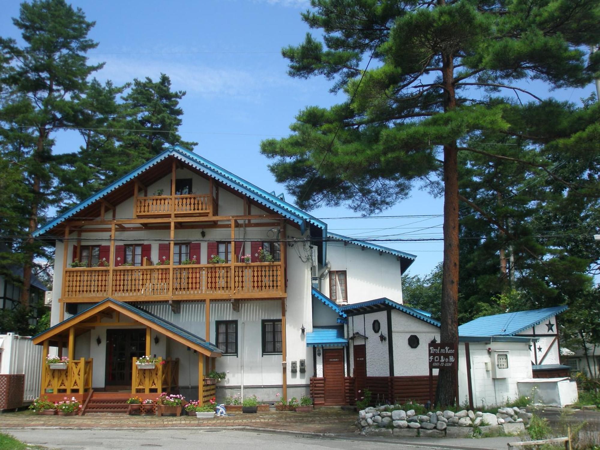 Alpine Wind Bed & Breakfast Hakuba Exterior photo