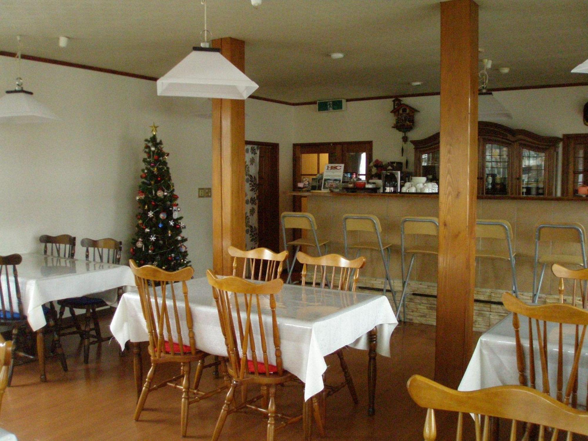 Alpine Wind Bed & Breakfast Hakuba Exterior photo